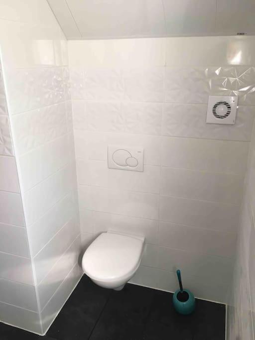 Logement Independant,Calme A 2 Pas Du Centre Ville Lannion Esterno foto